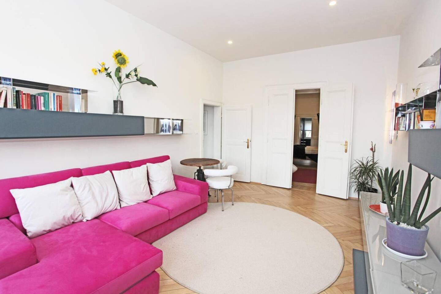 Stylish River-view Apartmán *