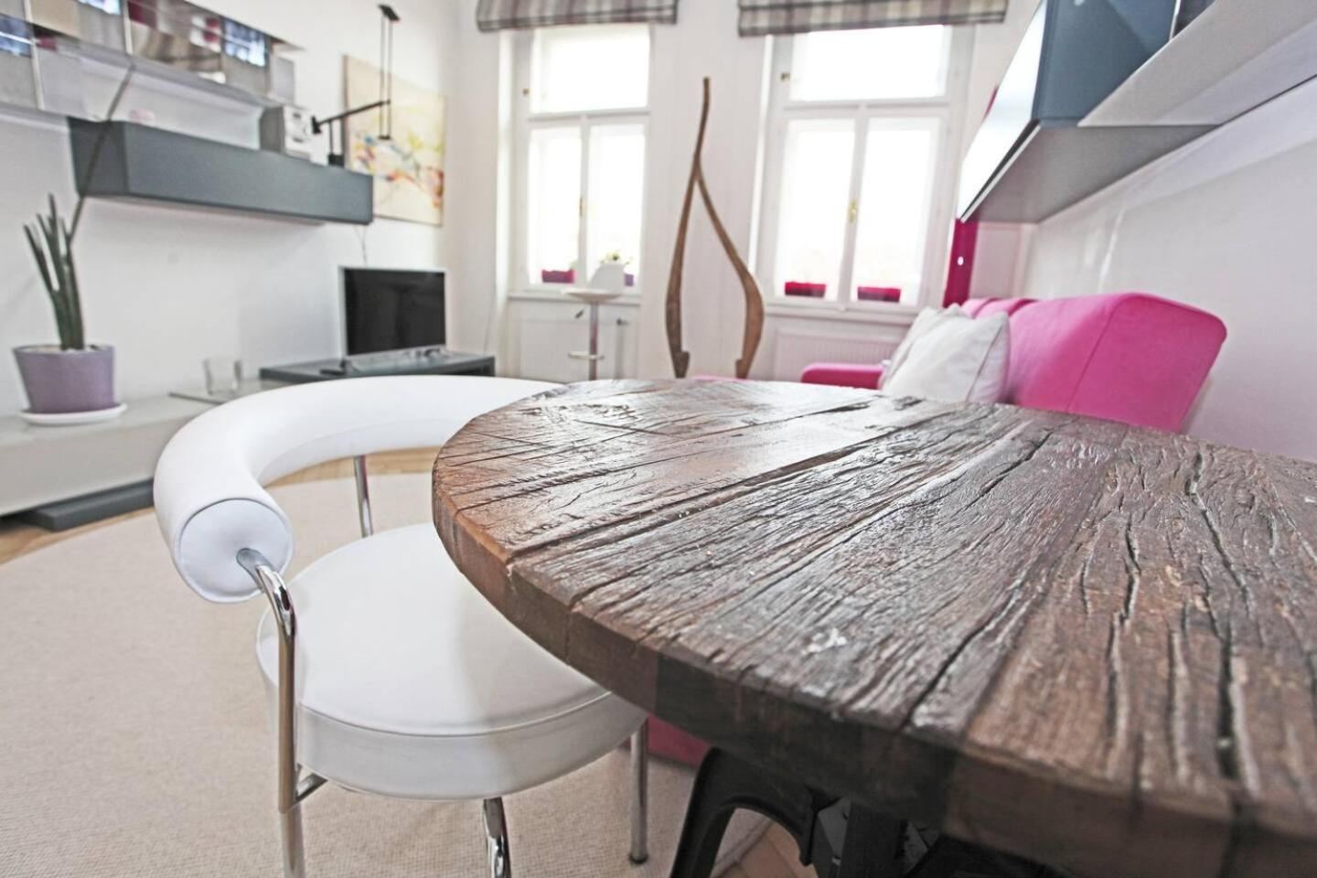 Stylish River-view Apartmán Praha