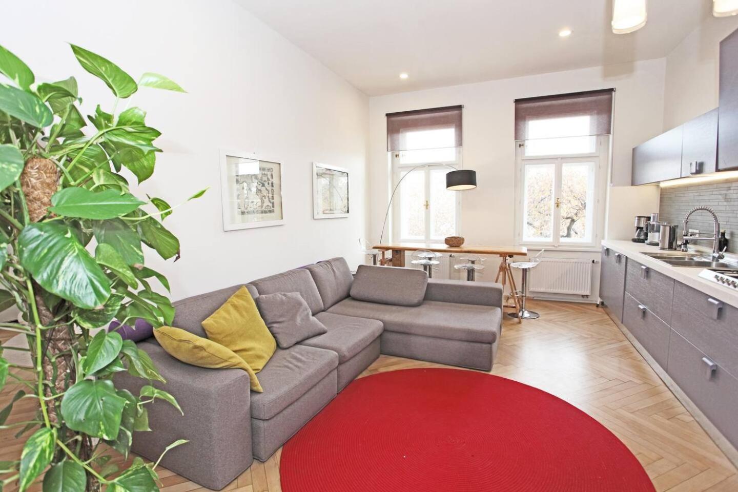 Stylish River-view Apartmán *